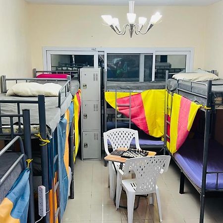 Dubai Star Hostel Bagian luar foto