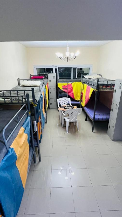 Dubai Star Hostel Bagian luar foto
