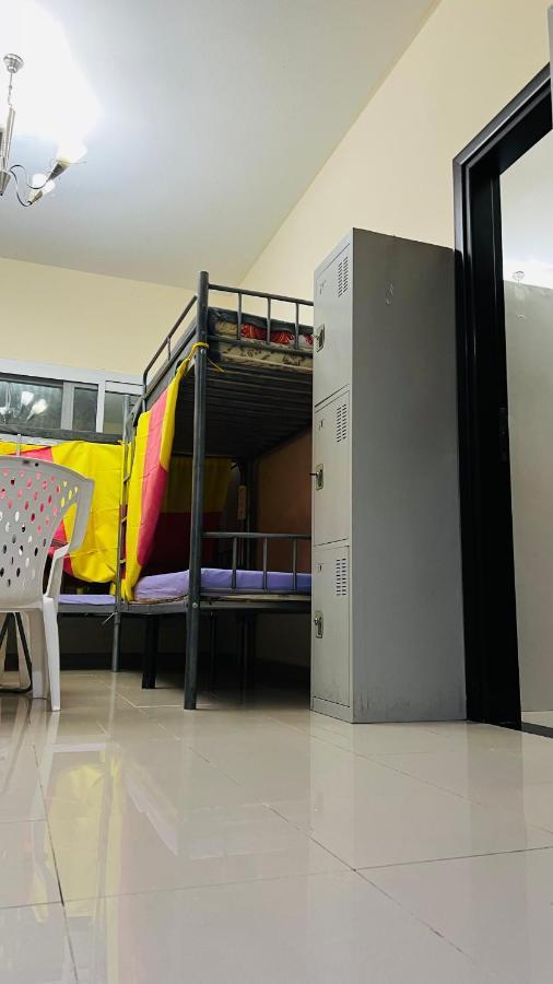 Dubai Star Hostel Bagian luar foto
