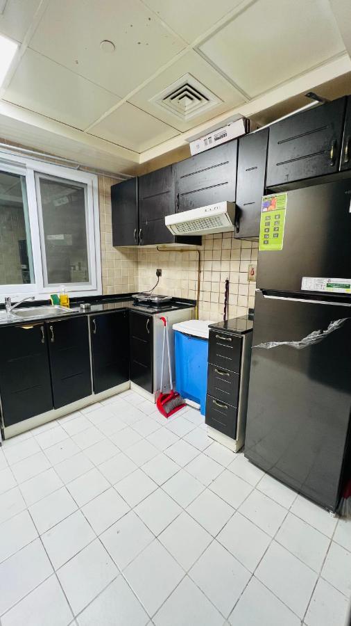 Dubai Star Hostel Bagian luar foto