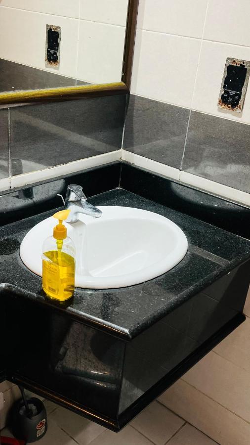 Dubai Star Hostel Bagian luar foto