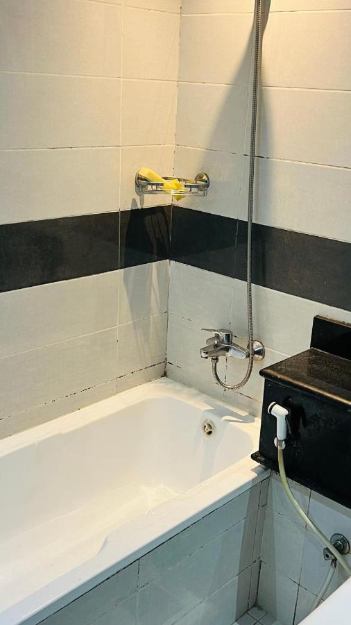 Dubai Star Hostel Bagian luar foto