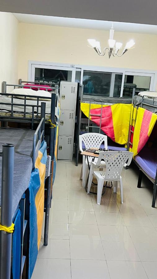 Dubai Star Hostel Bagian luar foto